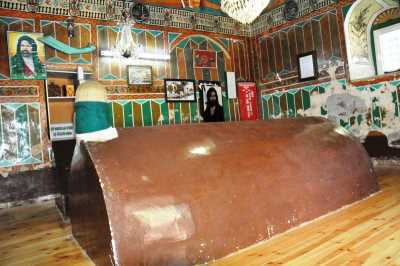 Şeyh Hamdullah Türbesi