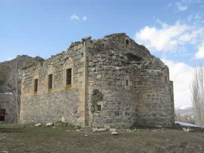 Alucra Kamışlı Köyü Kilisesi